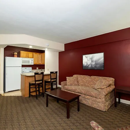 Red Roof Inn & Suites Hazleton Exterior photo