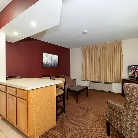 Red Roof Inn & Suites Hazleton Exterior photo