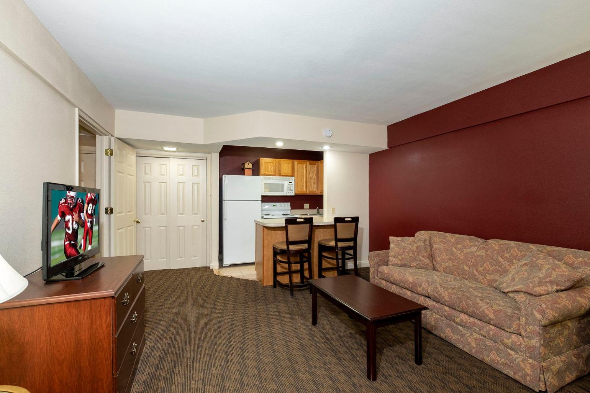 Motel Red Roof & 2*